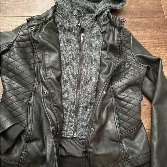 FREE SHIPPING Mo-Ka Black and Gray Vegan Leather Jacket - Picture 2 of 10